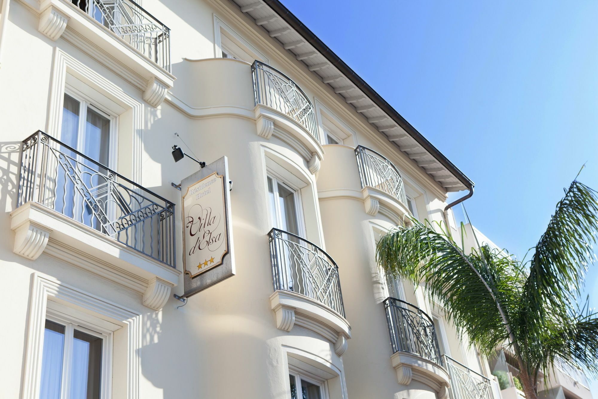 Hotel D'elsa 3*